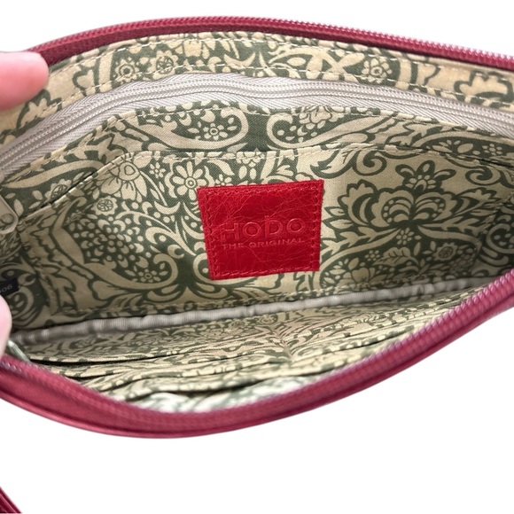 HOBO Original Red Leather Wristlet Clutch Zip Pouch Wallet - Picture 4 of 5